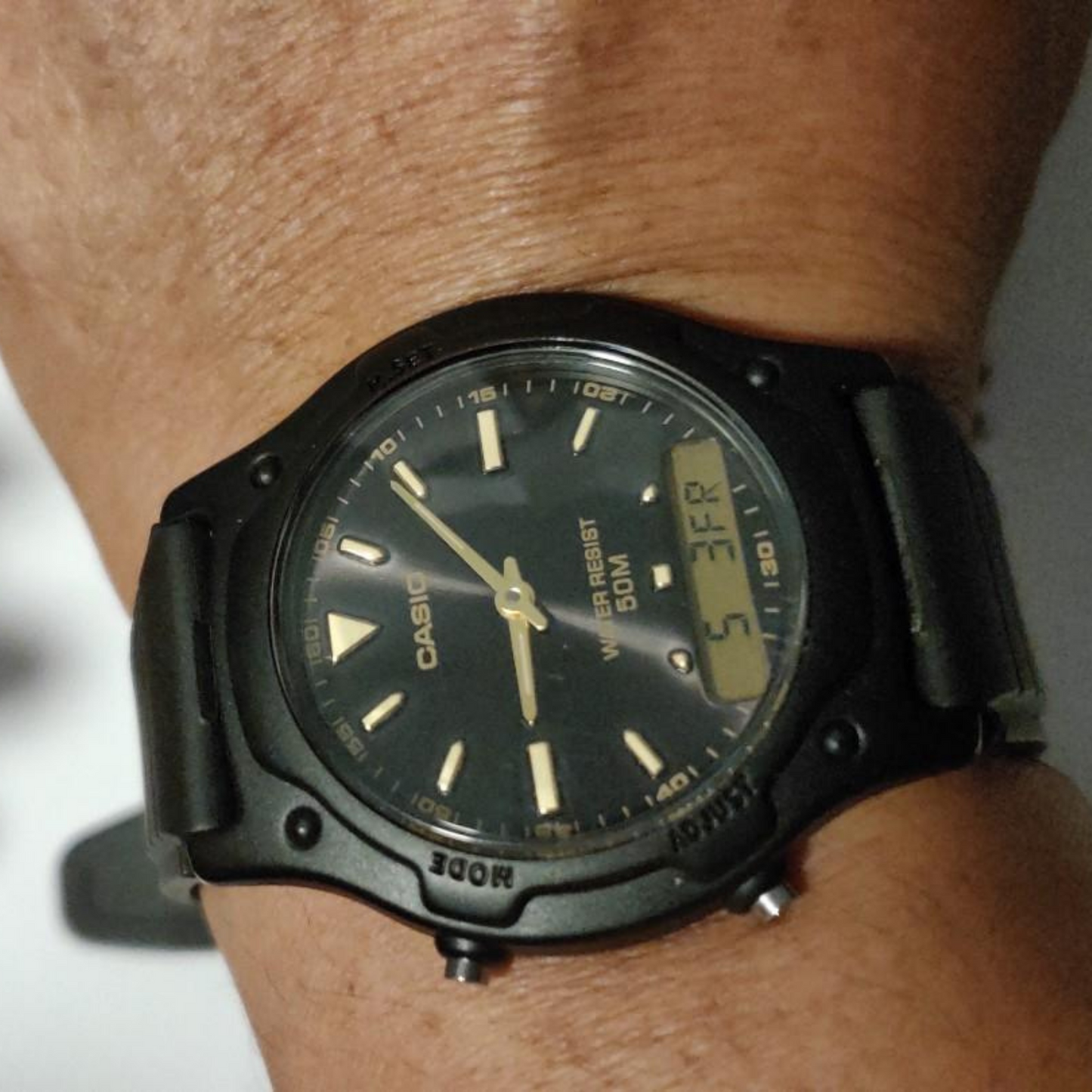 Reloj Casio hombre Modelo AW-49HE-1AV